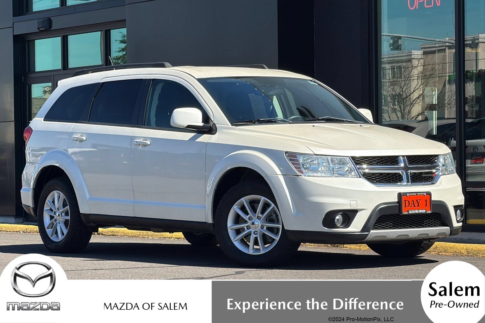 Used 2013 Dodge Journey SXT w/ Flexible Seating Group FWD image 1