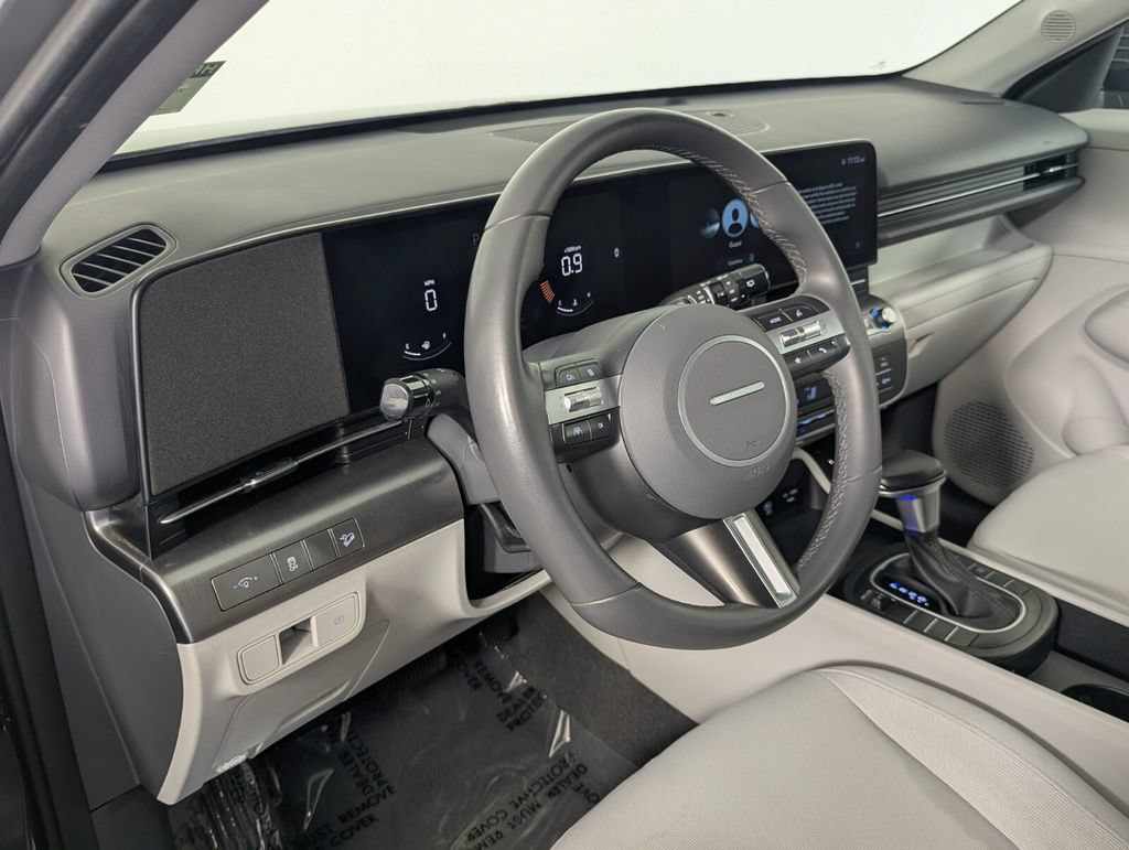 Certified 2025 Hyundai Kona SEL FWD image 12