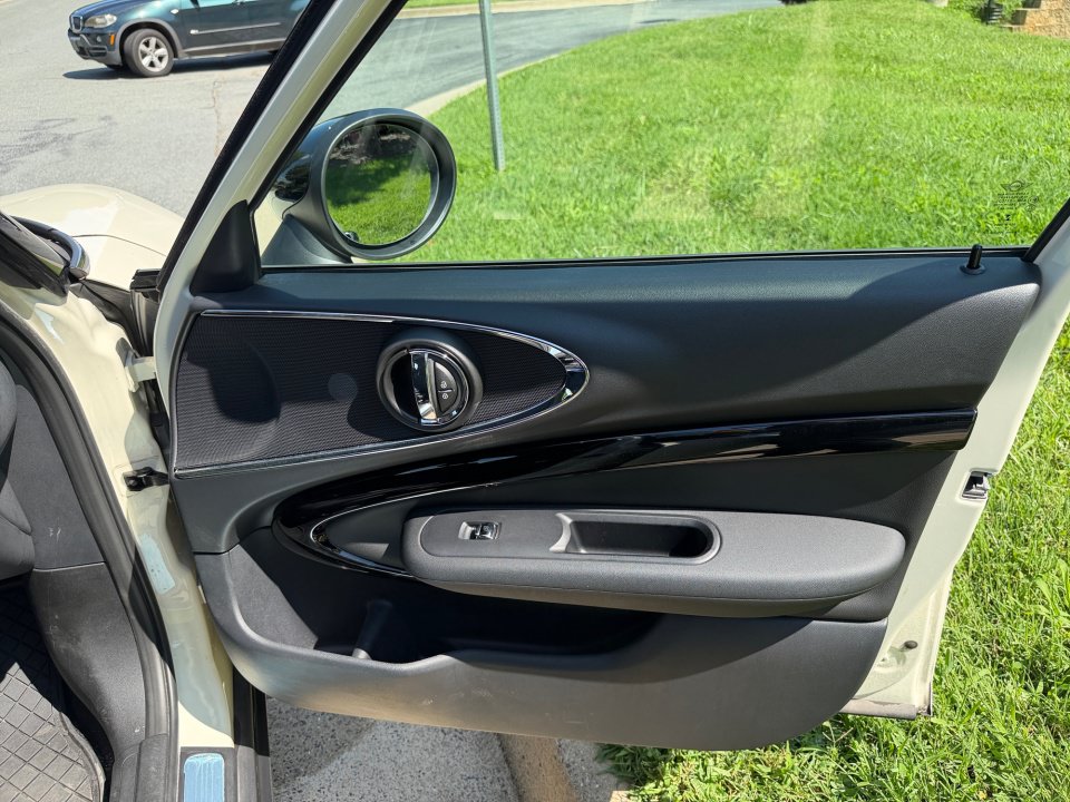 Used 2019 MINI Cooper Clubman ALL4 w/ Storage Package AWD/4WD image 30