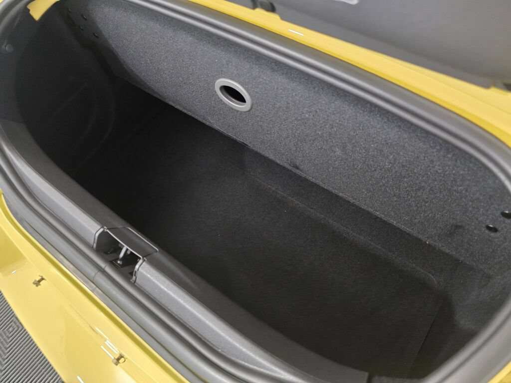 Used 2005 Chrysler Crossfire Limited RWD image 49