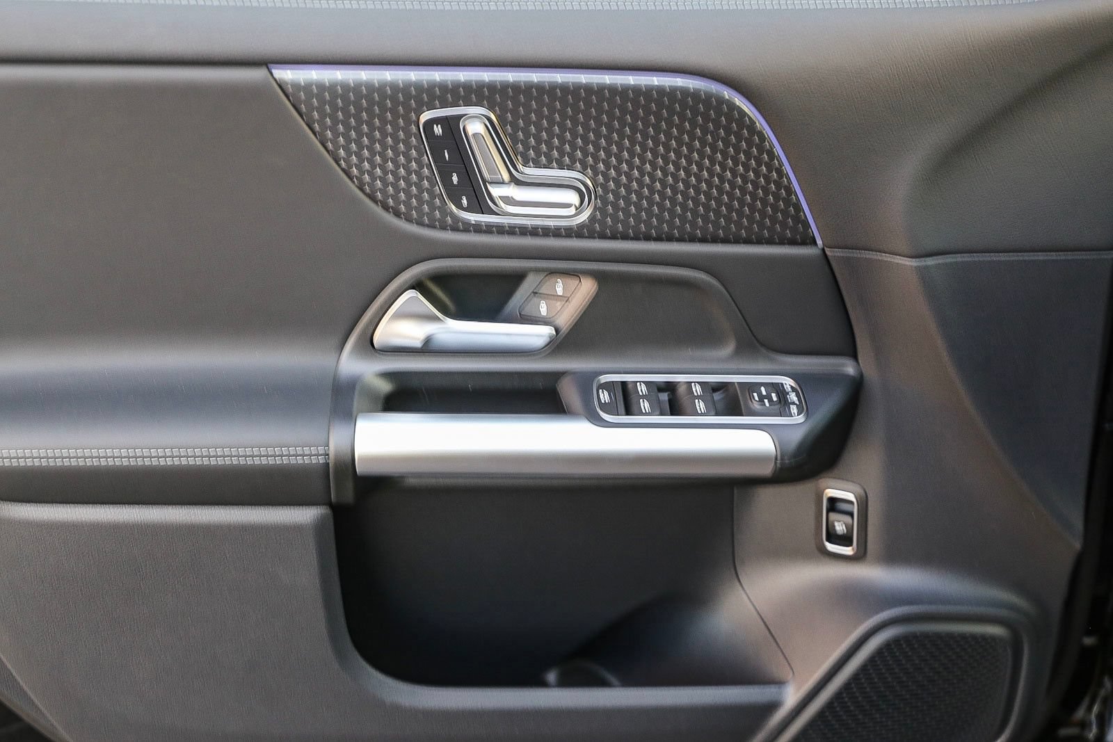 Used 2025 Mercedes-Benz GLA 250 4MATIC image 24