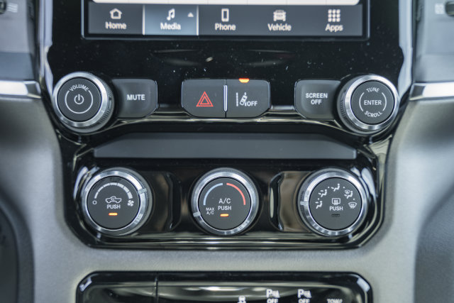 New 2026 RAM 1500 Express AWD/4WD image 32