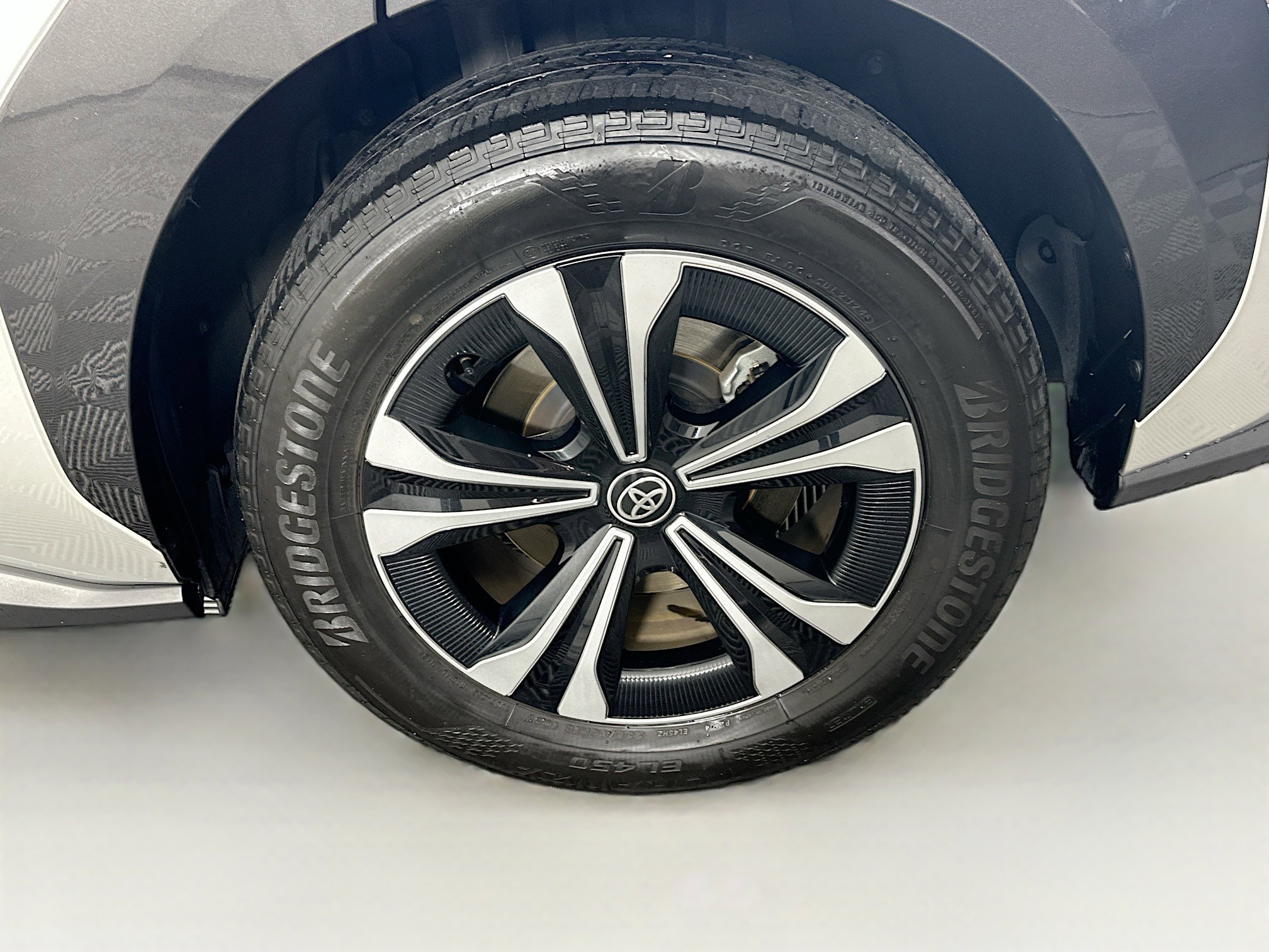 Used 2024 Toyota bZ4X XLE w/ Weather Package FWD image 11