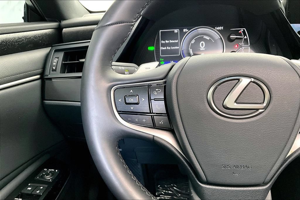 Used 2025 Lexus ES 300h w/ Premium Package FWD image 24