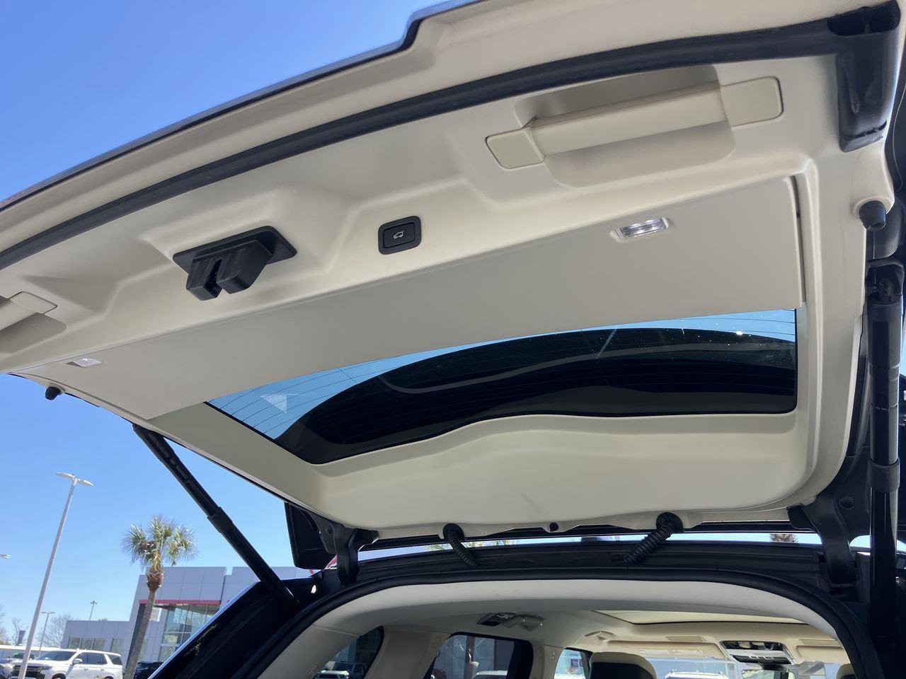 Used 2021 Land Rover Range Rover image 19