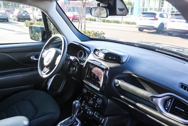 Used 2022 Jeep Renegade Latitude AWD/4WD image 22