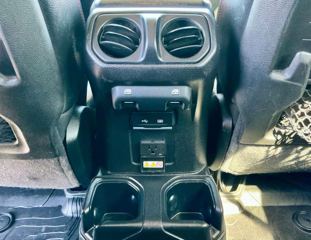 Used 2018 Jeep Wrangler Unlimited Rubicon image 33
