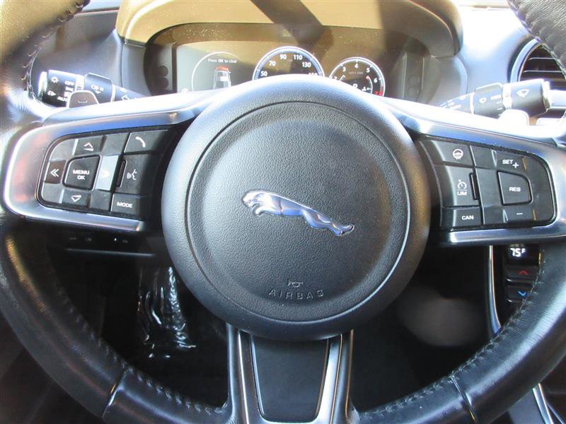 Used 2019 Jaguar XE Landmark Edition image 13
