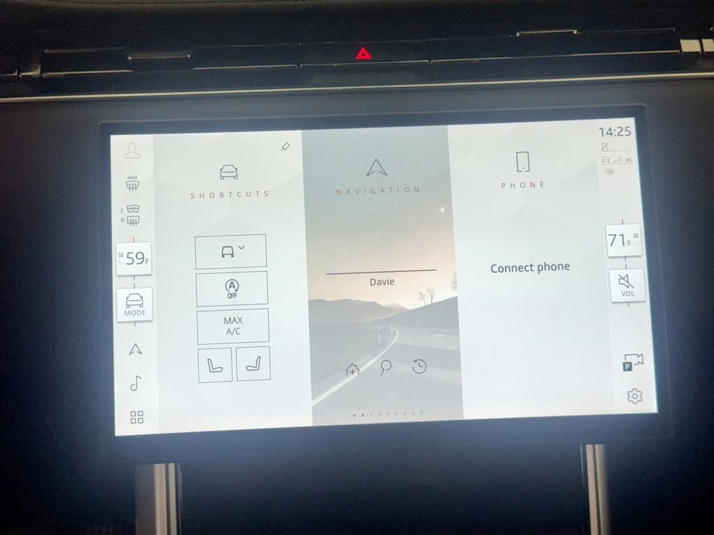 New 2026 Land Rover Range Rover Long Wheelbase SE image 15