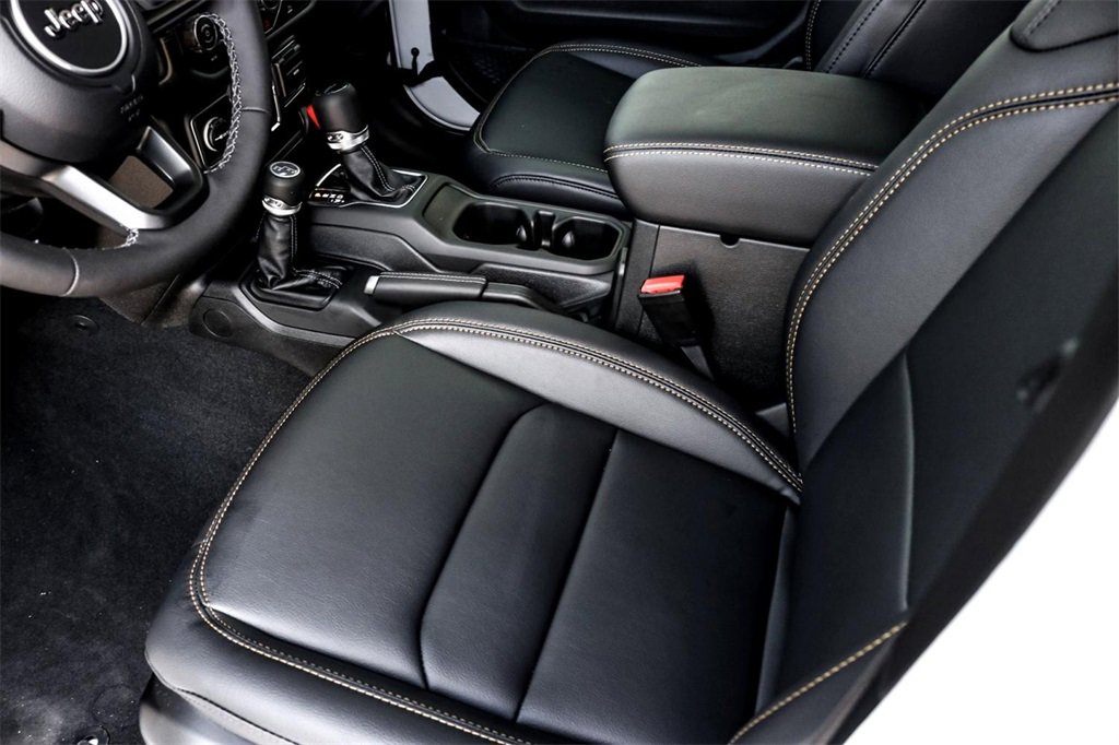 New 2025 Jeep Gladiator Sport w/ Premium Package image 10