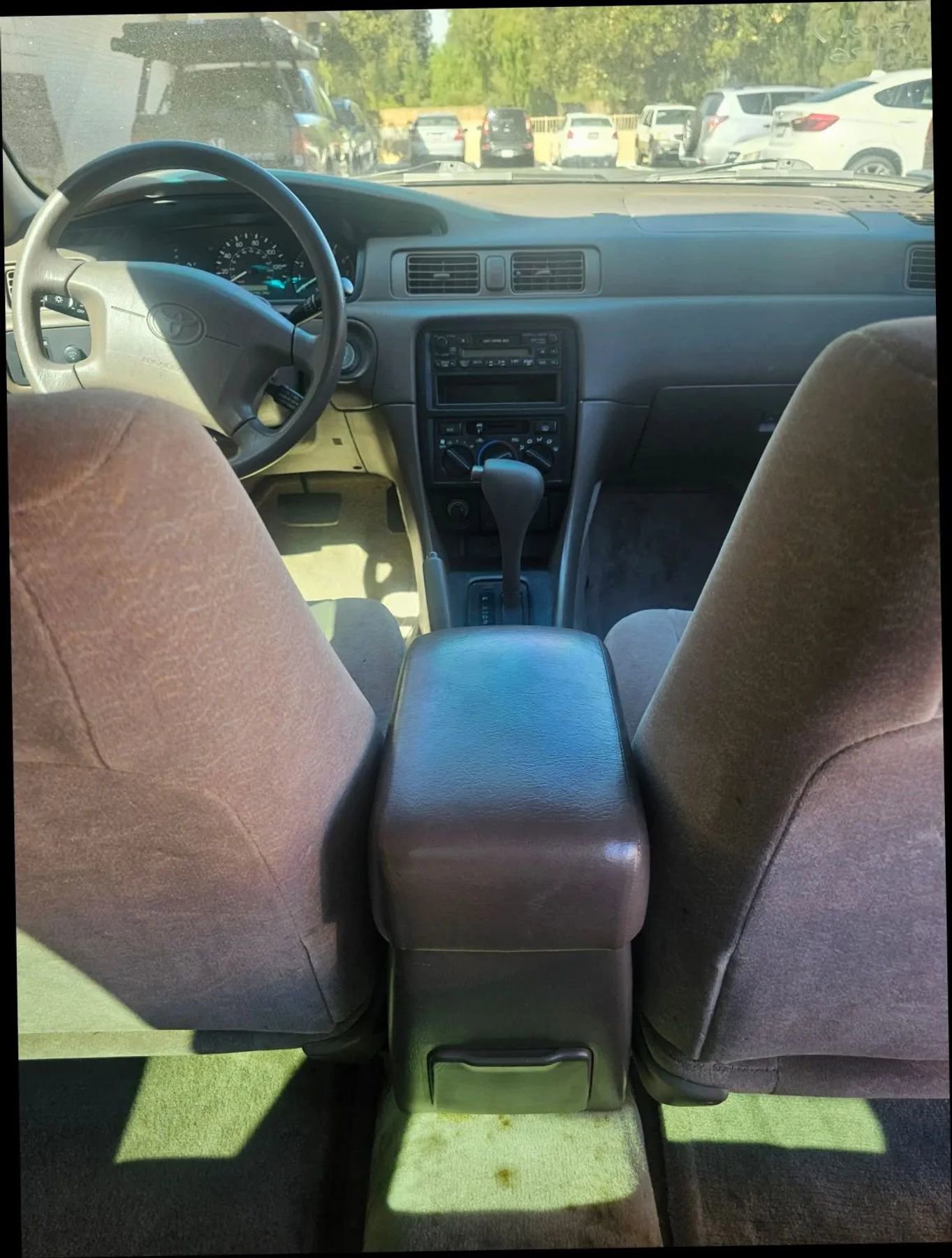 Used 1998 Toyota Camry LE FWD image 29