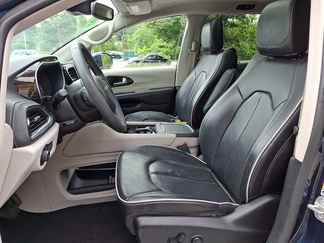 Used 2022 Chrysler Pacifica Limited AWD/4WD image 14
