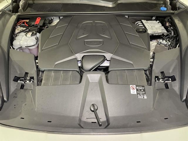 Certified 2025 Porsche Cayenne w/ Premium Package Plus image 24