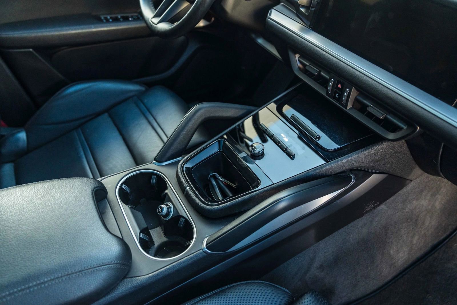 Used 2024 Porsche Cayenne S image 46