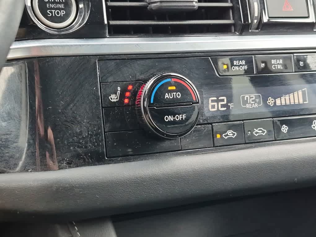 Used 2023 Nissan Pathfinder SL AWD/4WD image 17