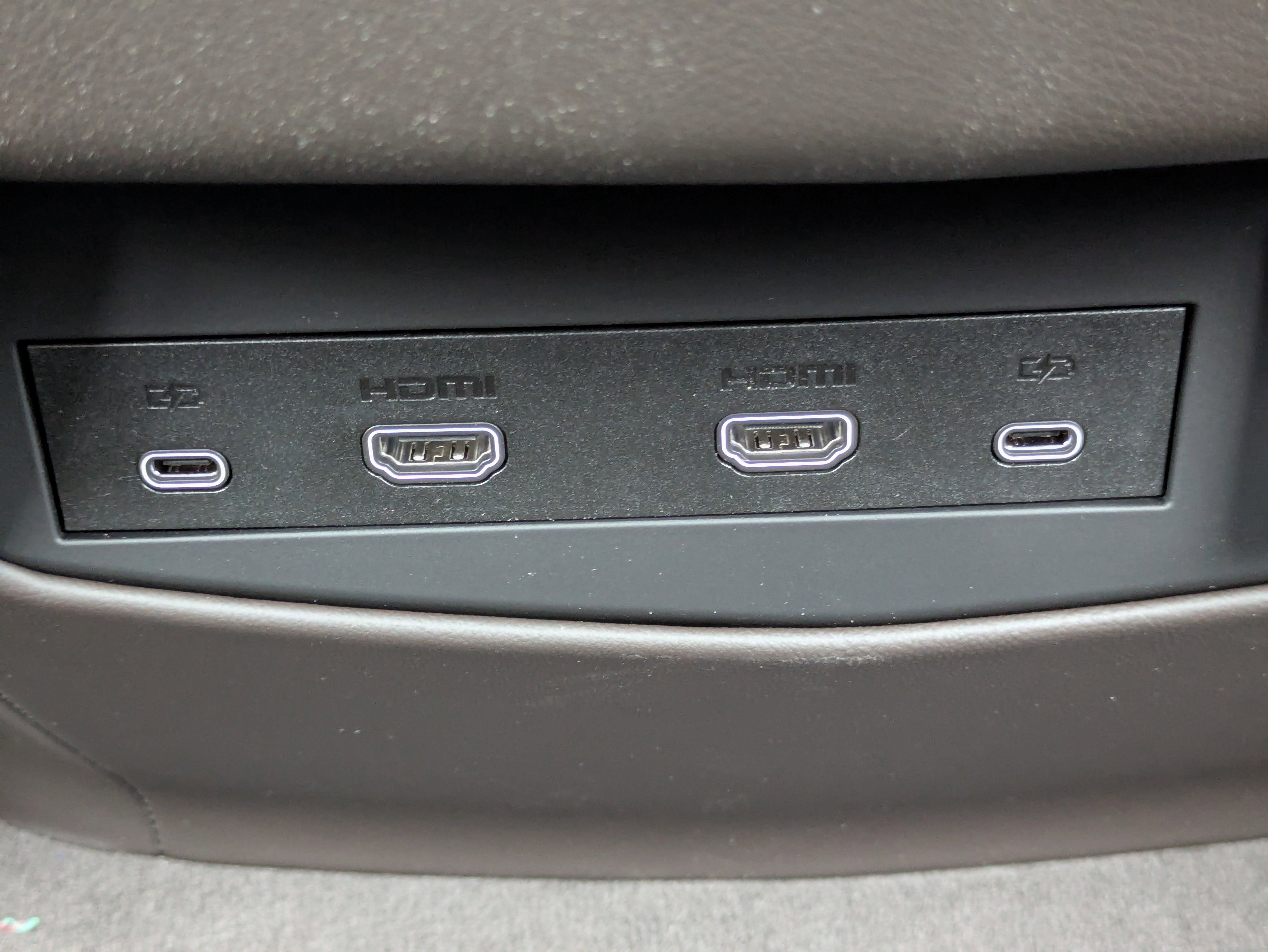 New 2026 Cadillac Escalade ESV Luxury w/ LPO, Radiant Package image 12