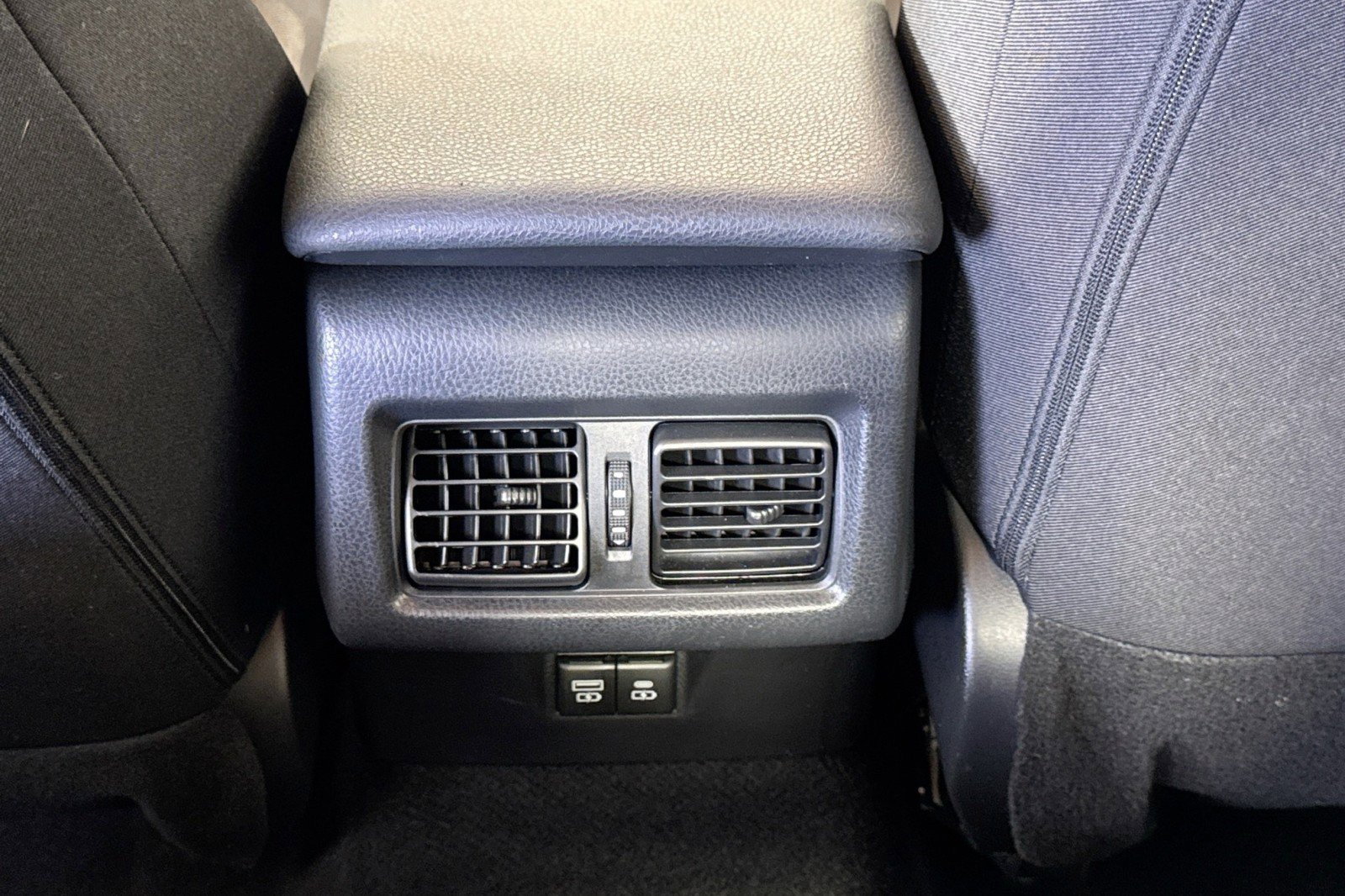 Used 2025 Toyota Camry LE FWD image 22