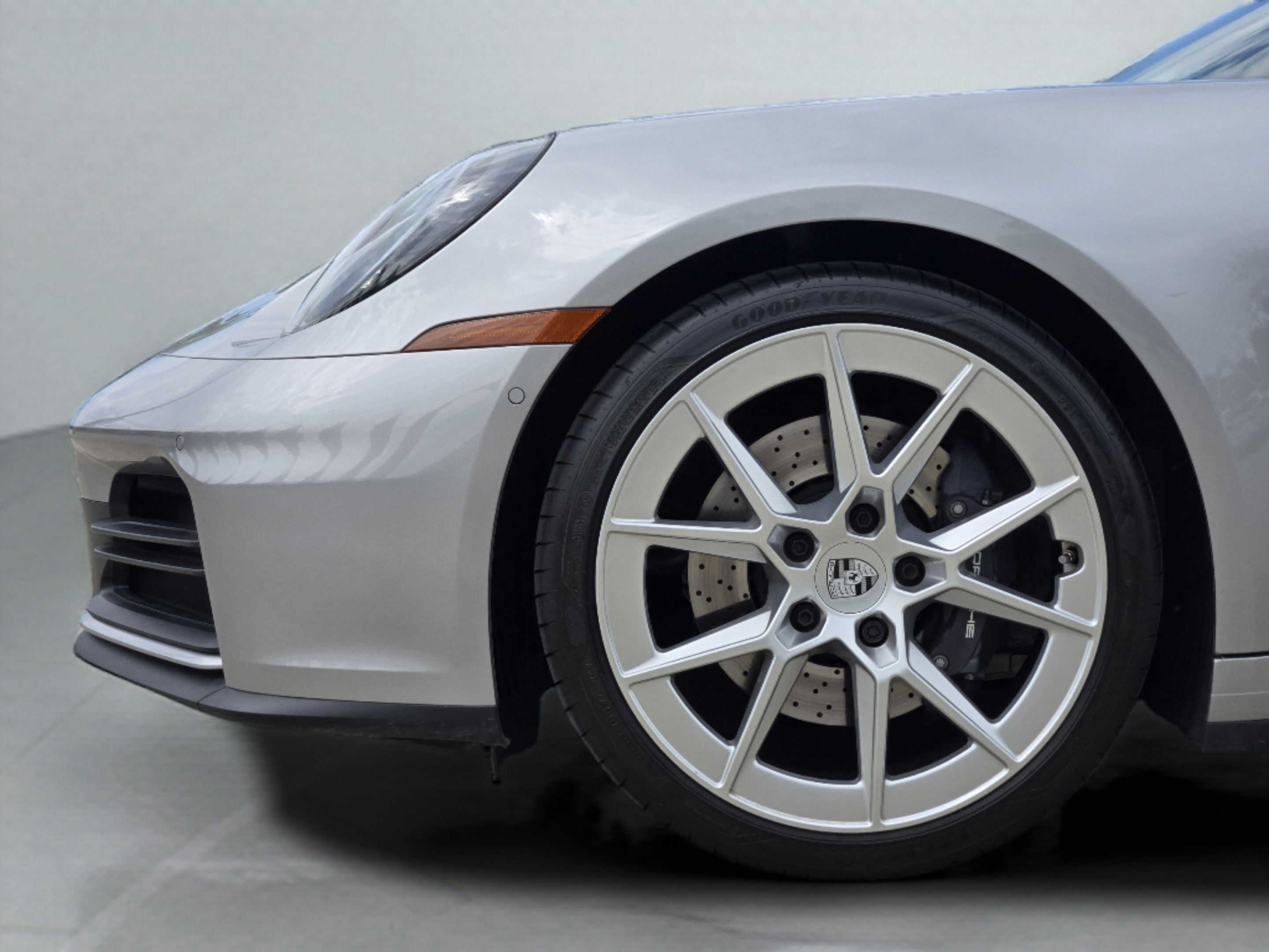 Used 2025 Porsche 911 Carrera RWD image 27