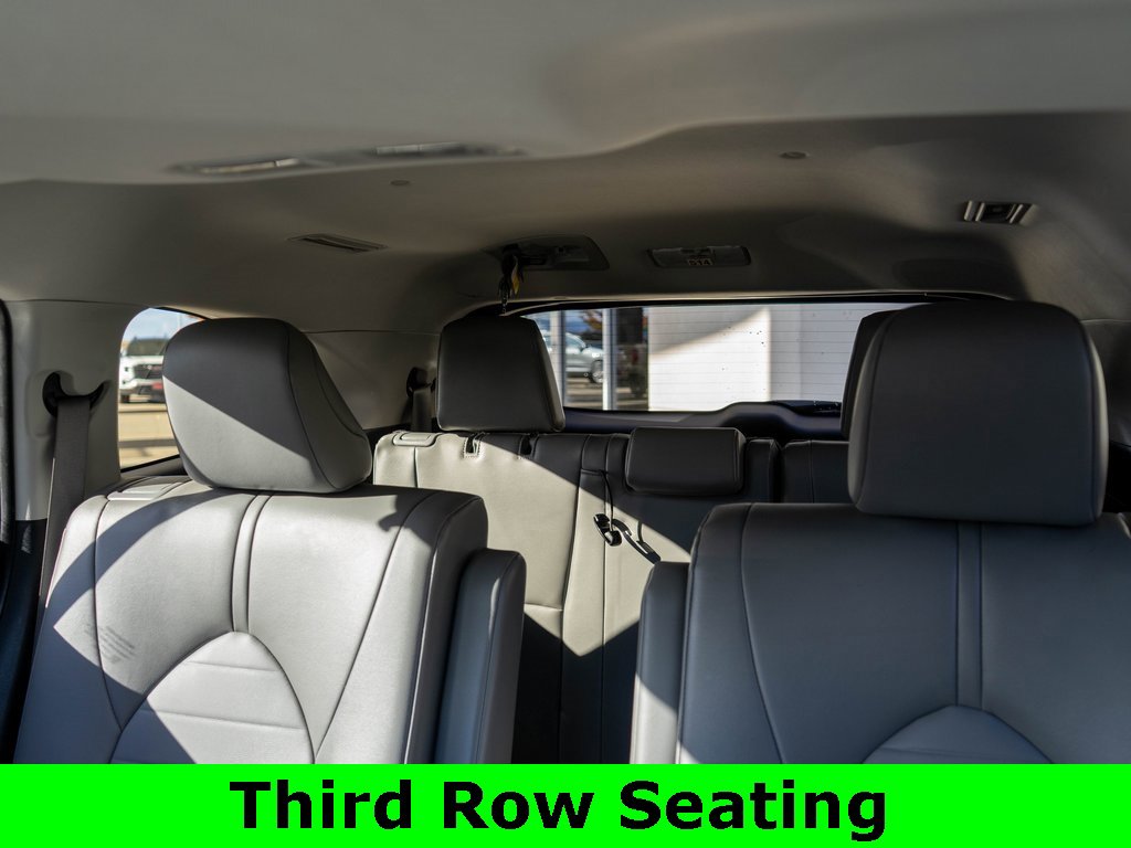 Used 2023 Toyota Highlander L image 13