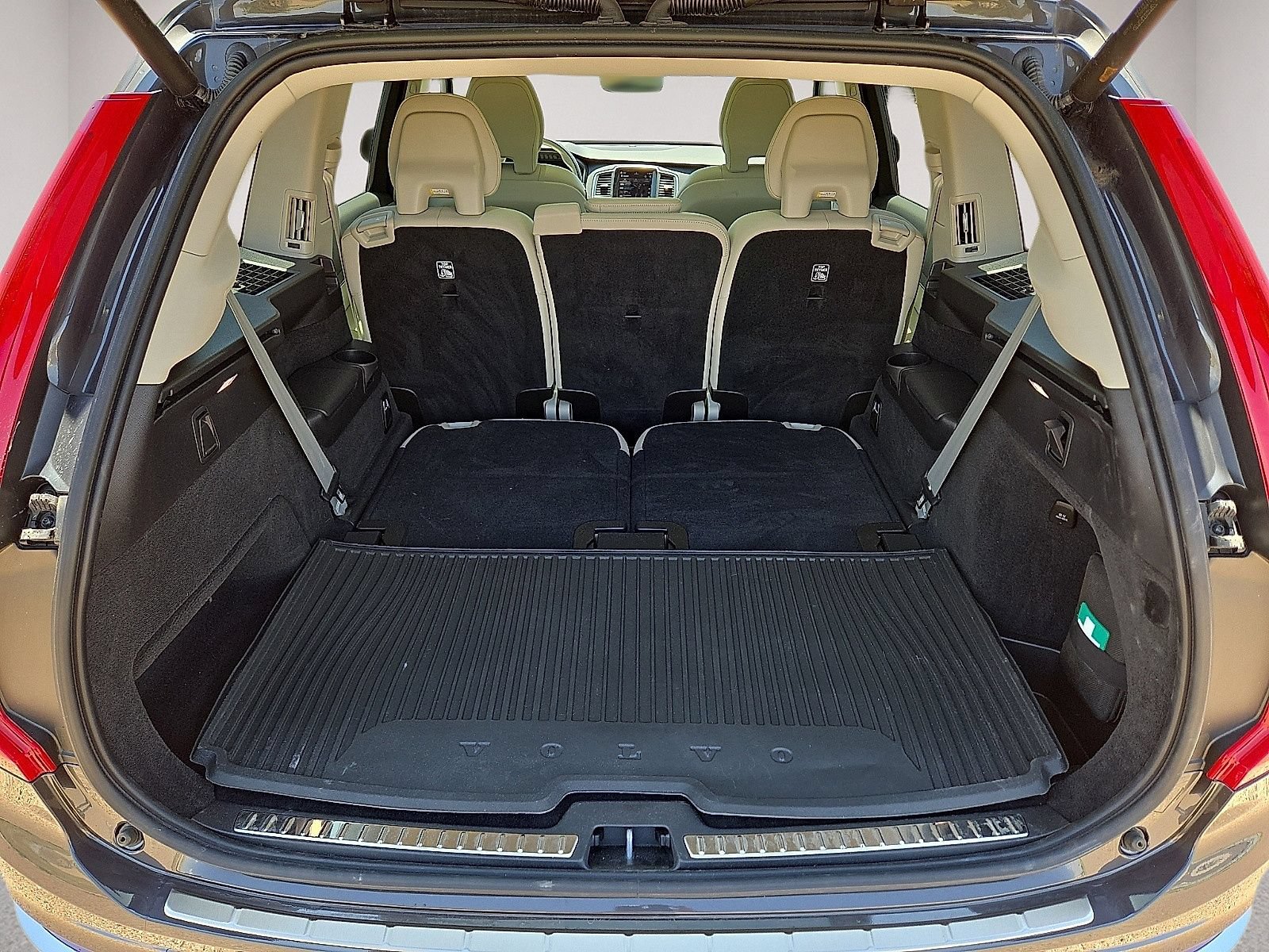 Used 2024 Volvo XC90 B5 Core w/ Protection Package Premier AWD/4WD image 14