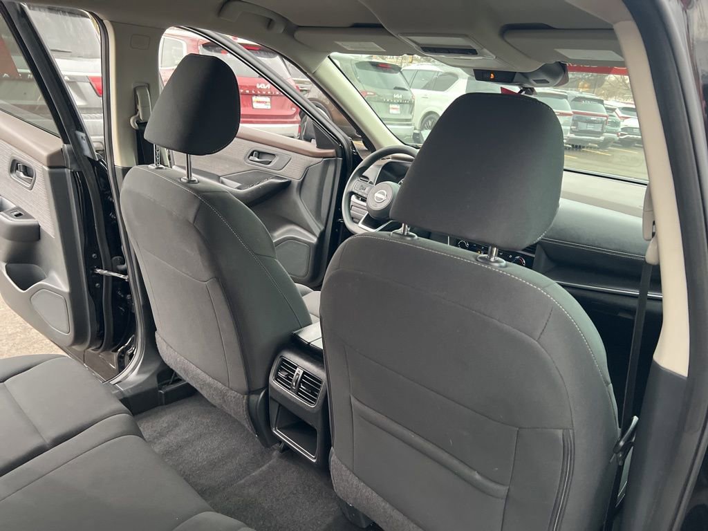 Certified 2023 Nissan Rogue S image 16