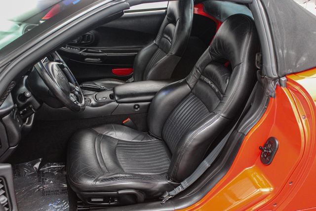 Used 2000 Chevrolet Corvette Convertible w/ Memory Pkg RWD image 18