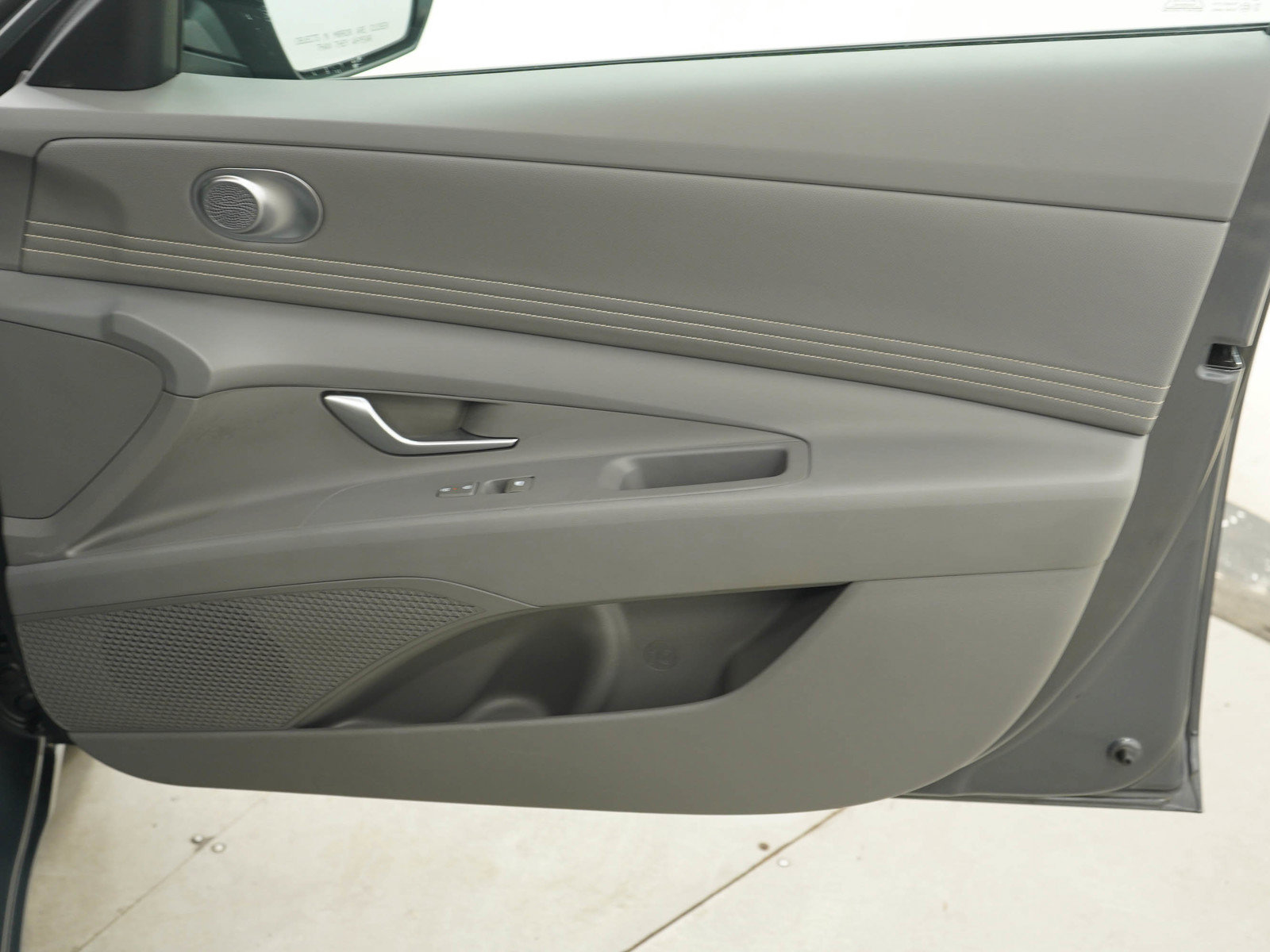 Used 2025 Hyundai Elantra SEL FWD image 9