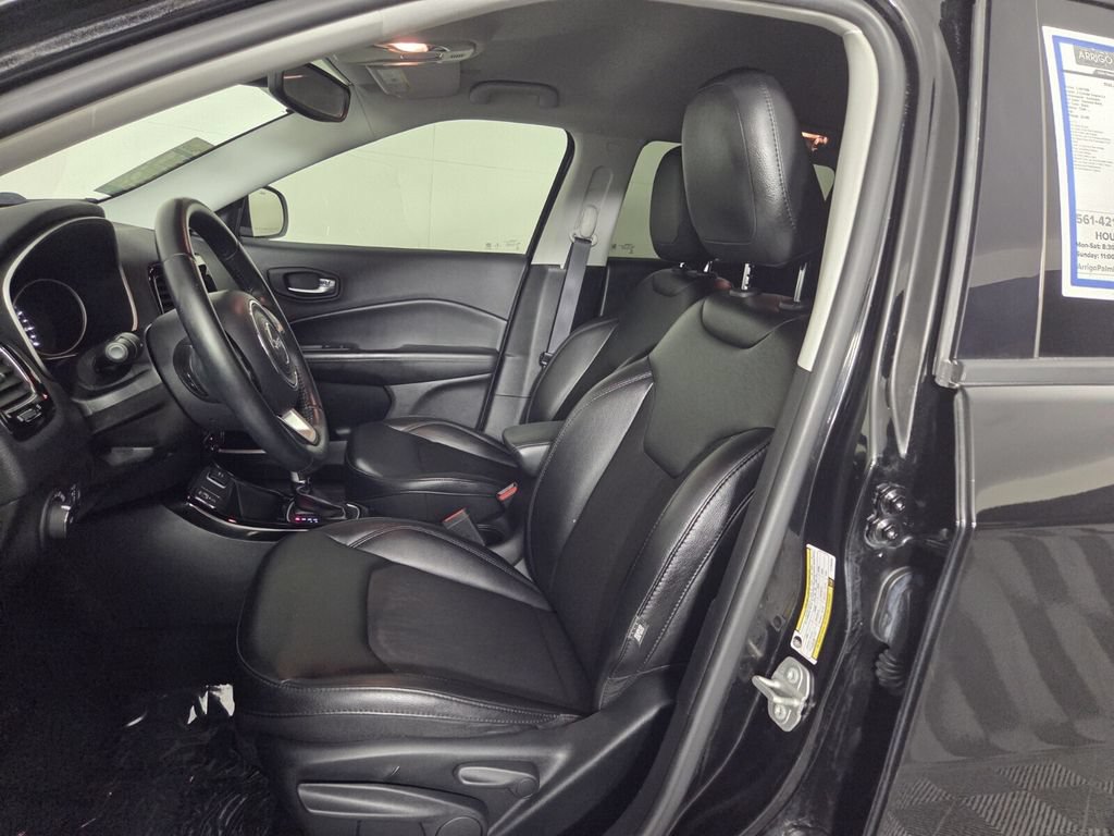 Used 2020 Jeep Compass Latitude FWD image 10
