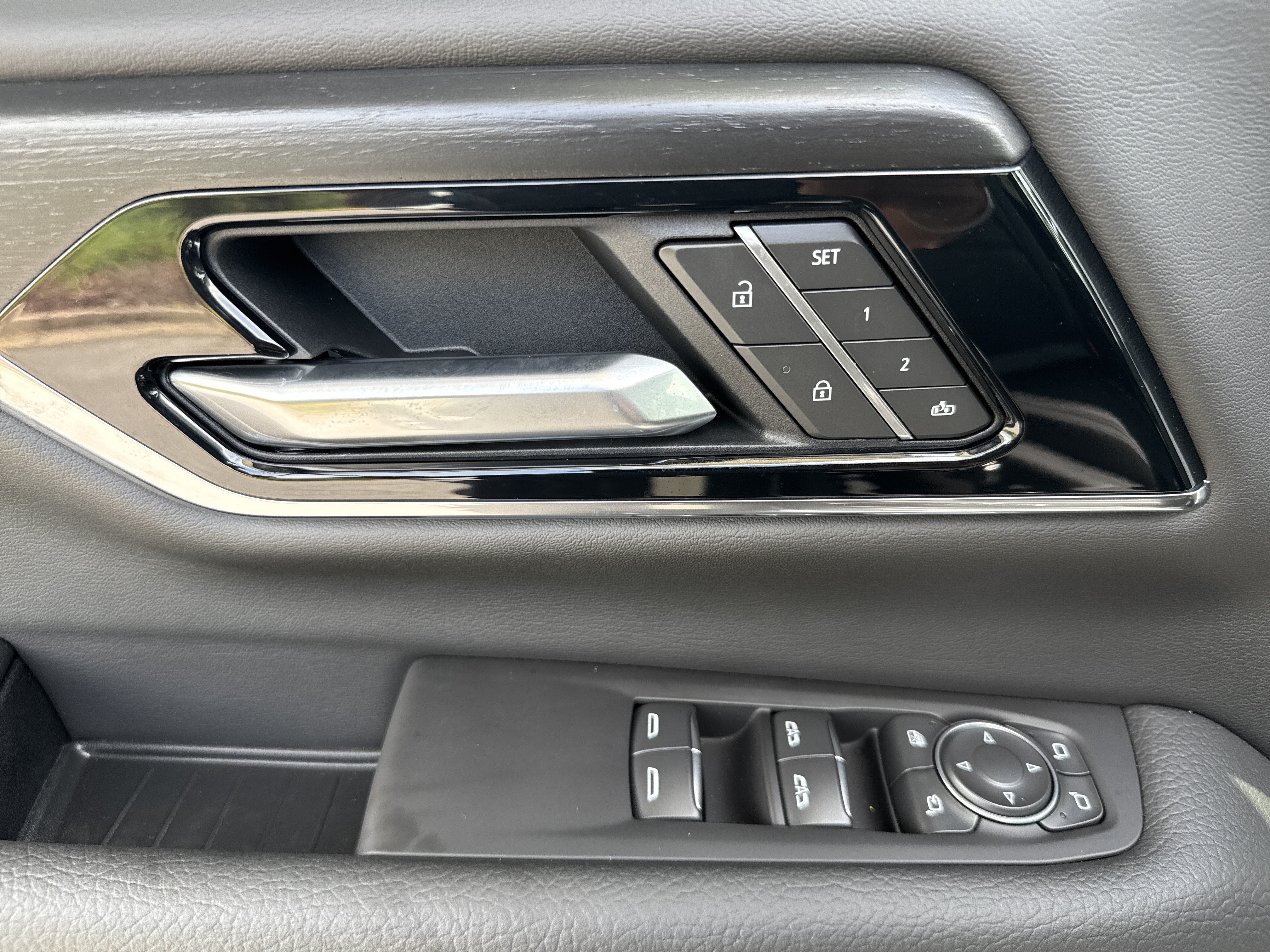 New 2026 GMC Yukon XL Denali AWD/4WD image 15