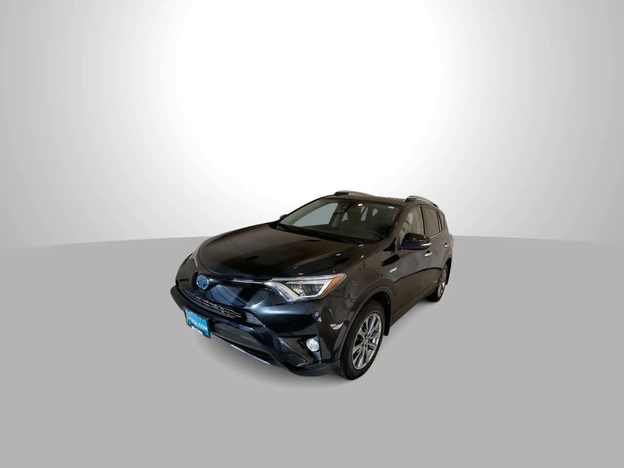 Used 2018 Toyota RAV4 Limited AWD/4WD image 4