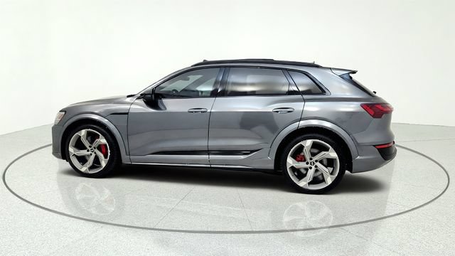 Used 2024 Audi Q8 e-tron Prestige AWD/4WD image 5