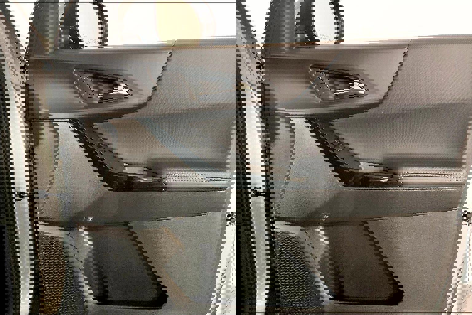 Used 2025 Chevrolet Equinox LT image 25