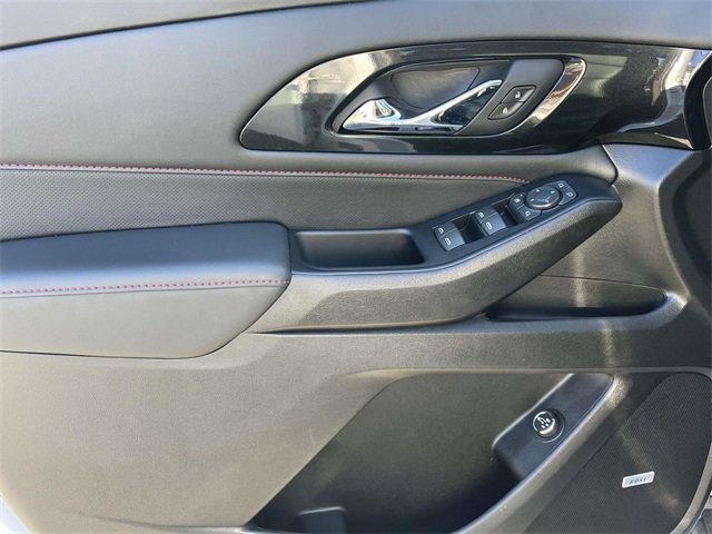 Used 2023 Chevrolet Traverse RS image 28