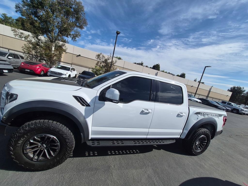 Used 2019 Ford F150 Raptor w/ Equipment Group 802A Luxury image 4