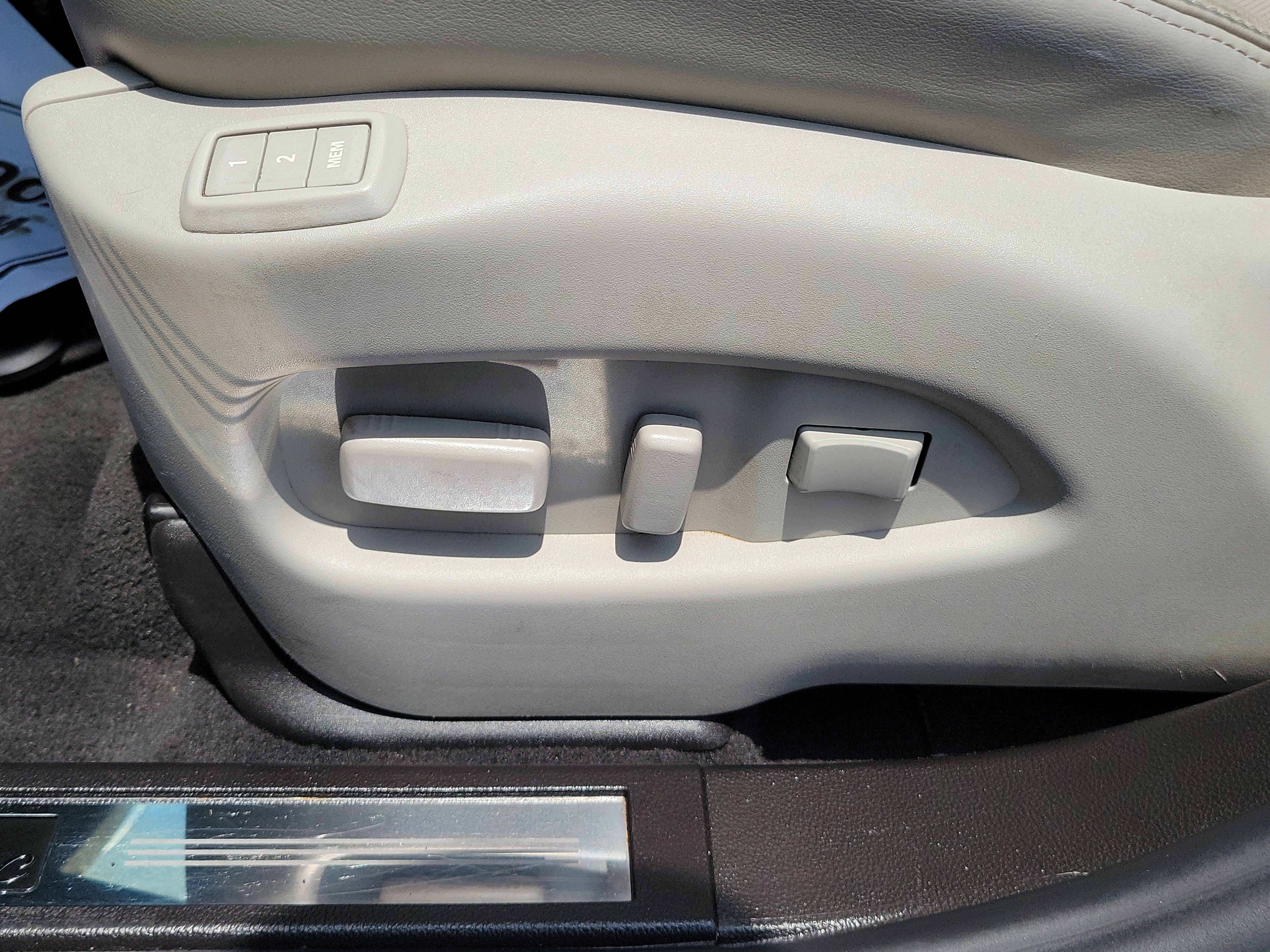 Used 2015 Cadillac SRX Performance w/ Driver Awareness Package FWD image 18