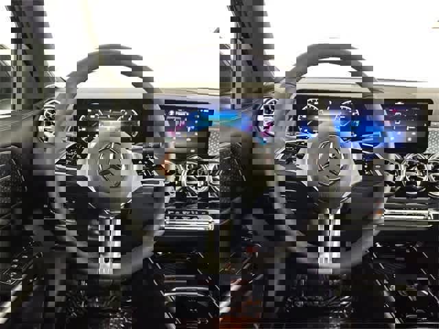 Certified 2025 Mercedes-Benz GLB 250 4MATIC image 90