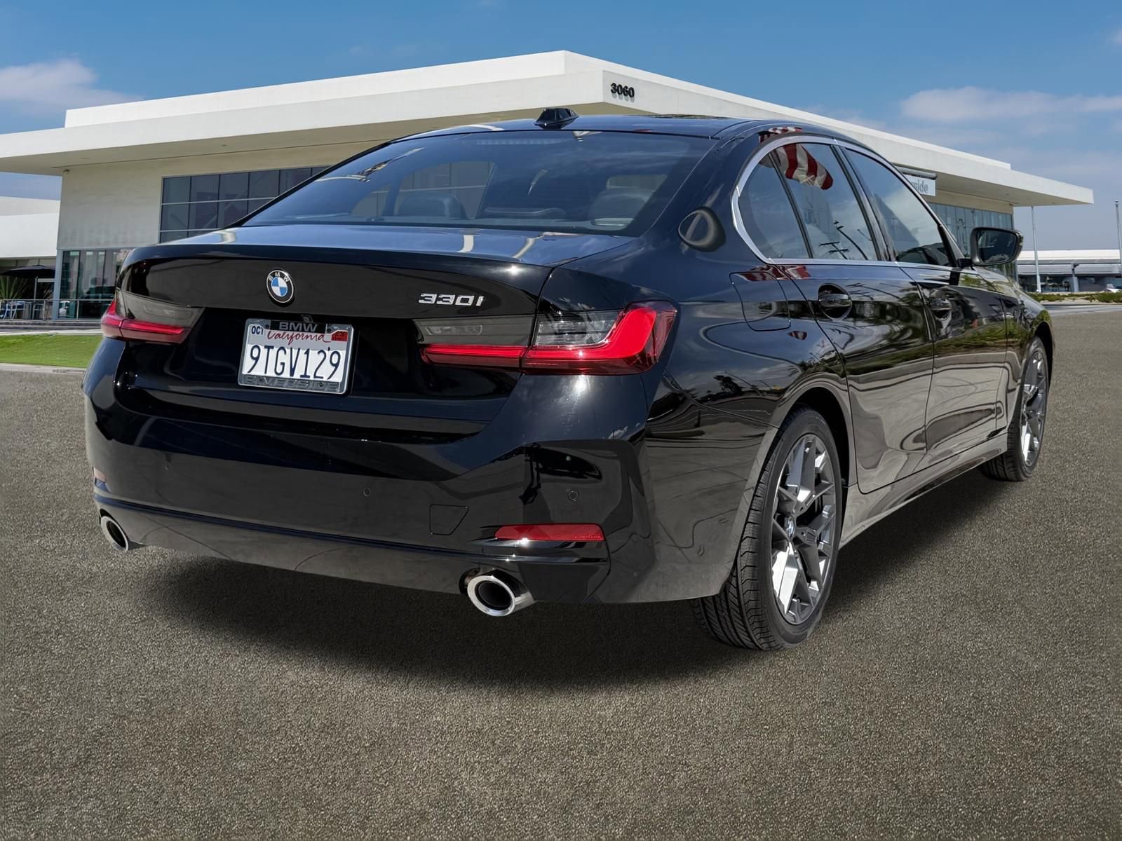 Used 2025 BMW 330i Sedan w/ Premium Package RWD image 10