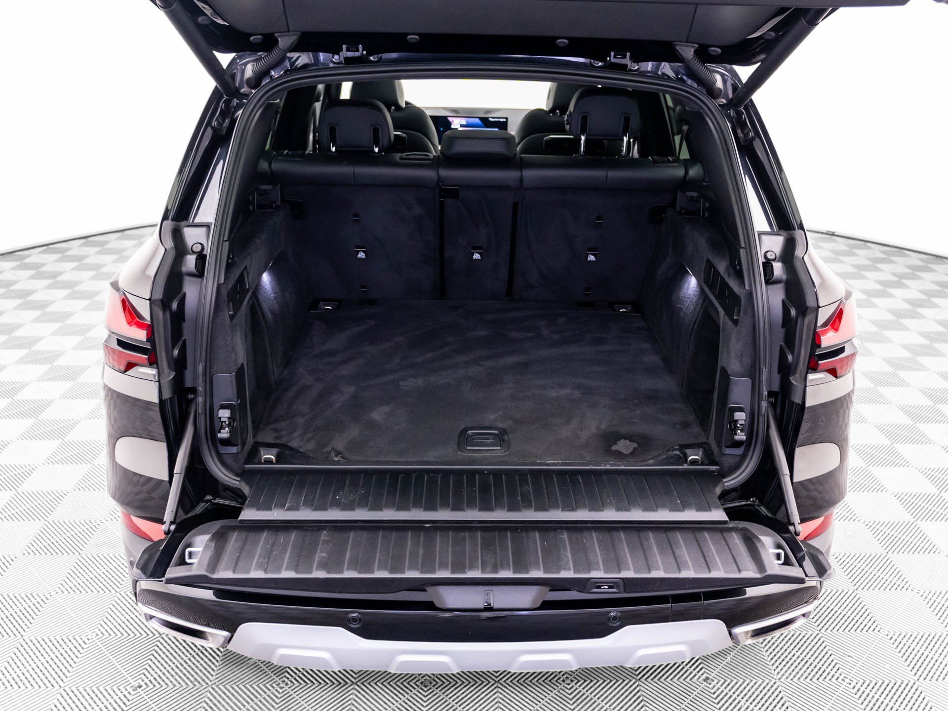 Used 2024 BMW X5 xDrive40i w/ Parking Assistance Package AWD/4WD image 31