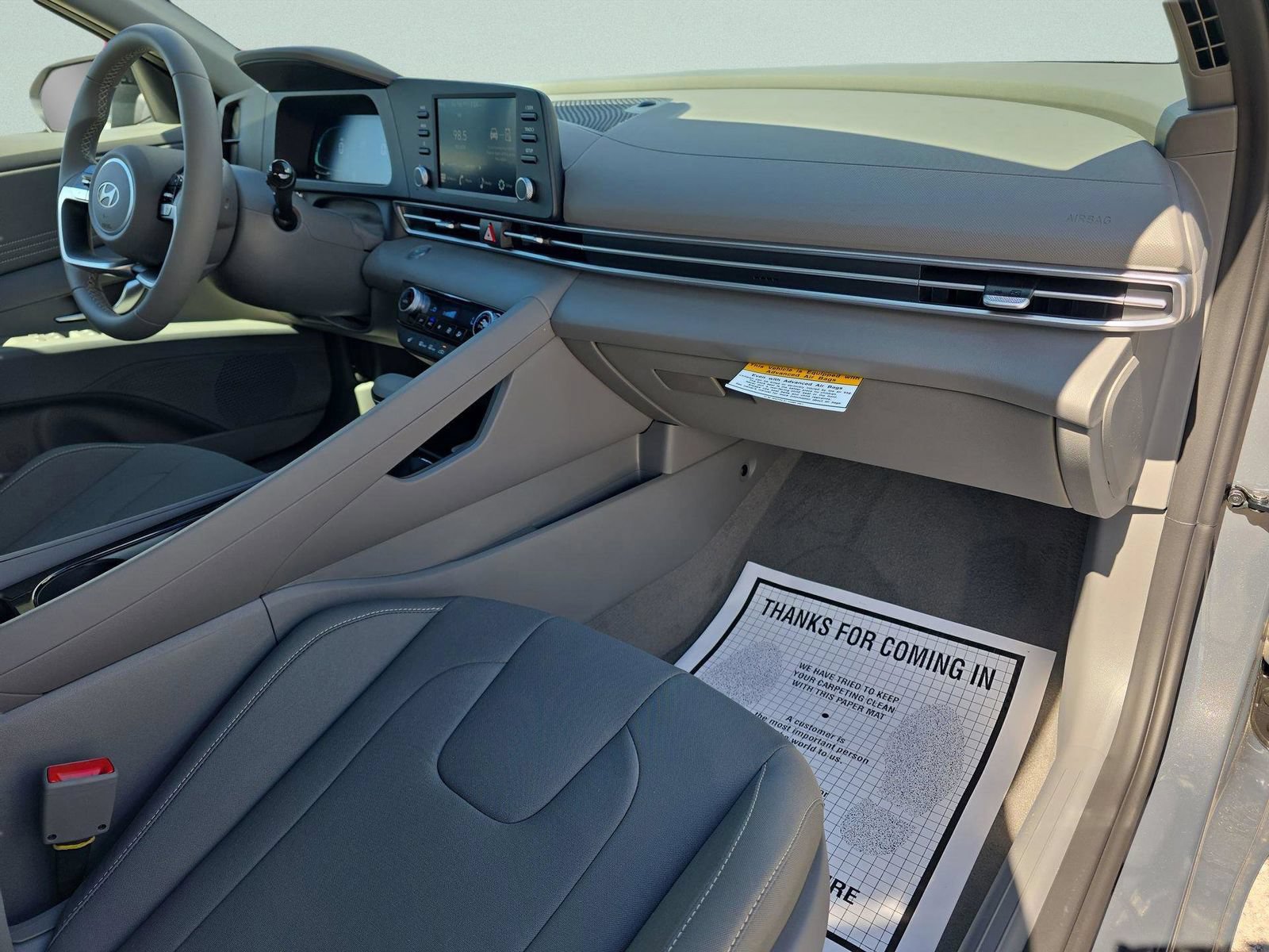 New 2026 Hyundai Elantra SEL Sport Premium FWD image 9