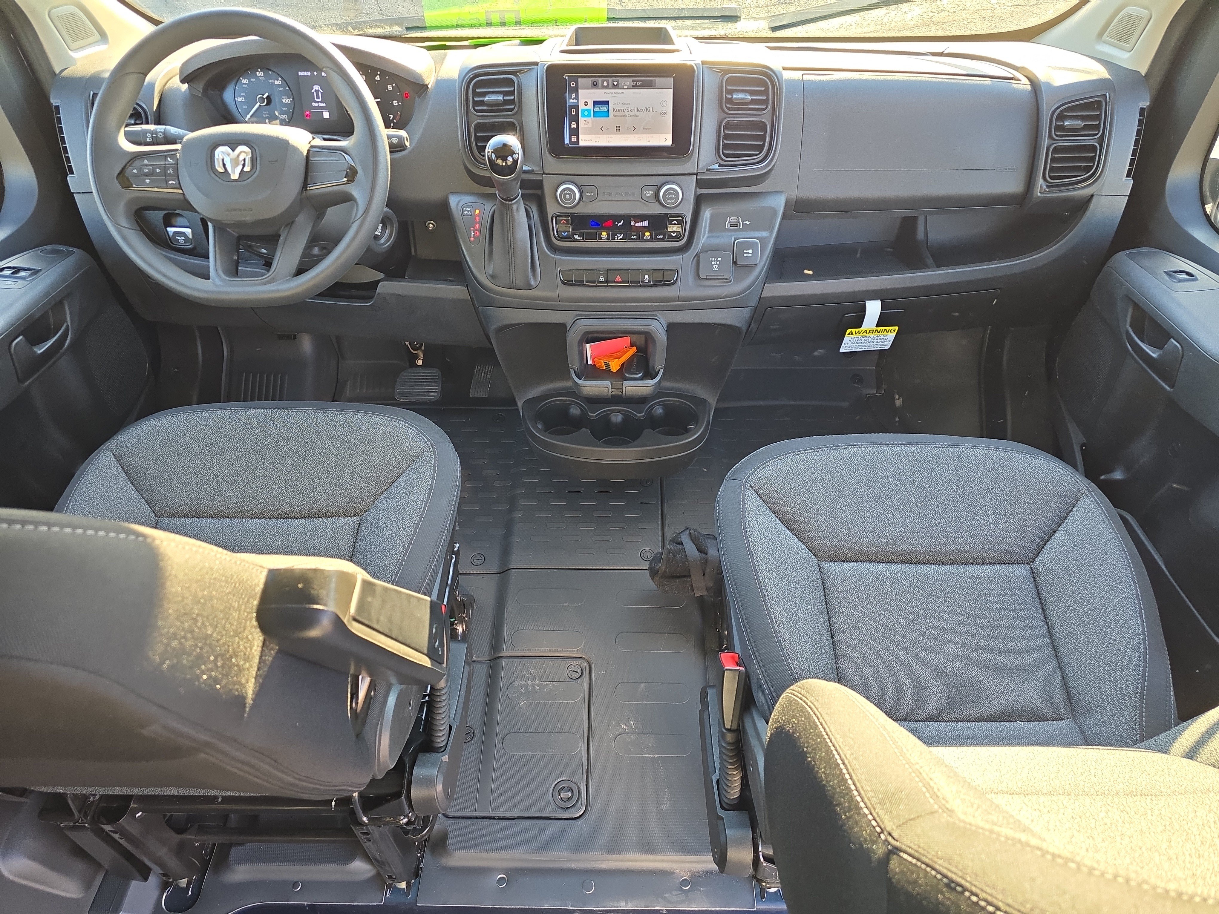 Used 2025 RAM ProMaster 2500 w/ Upfitter's Prep Package FWD image 9