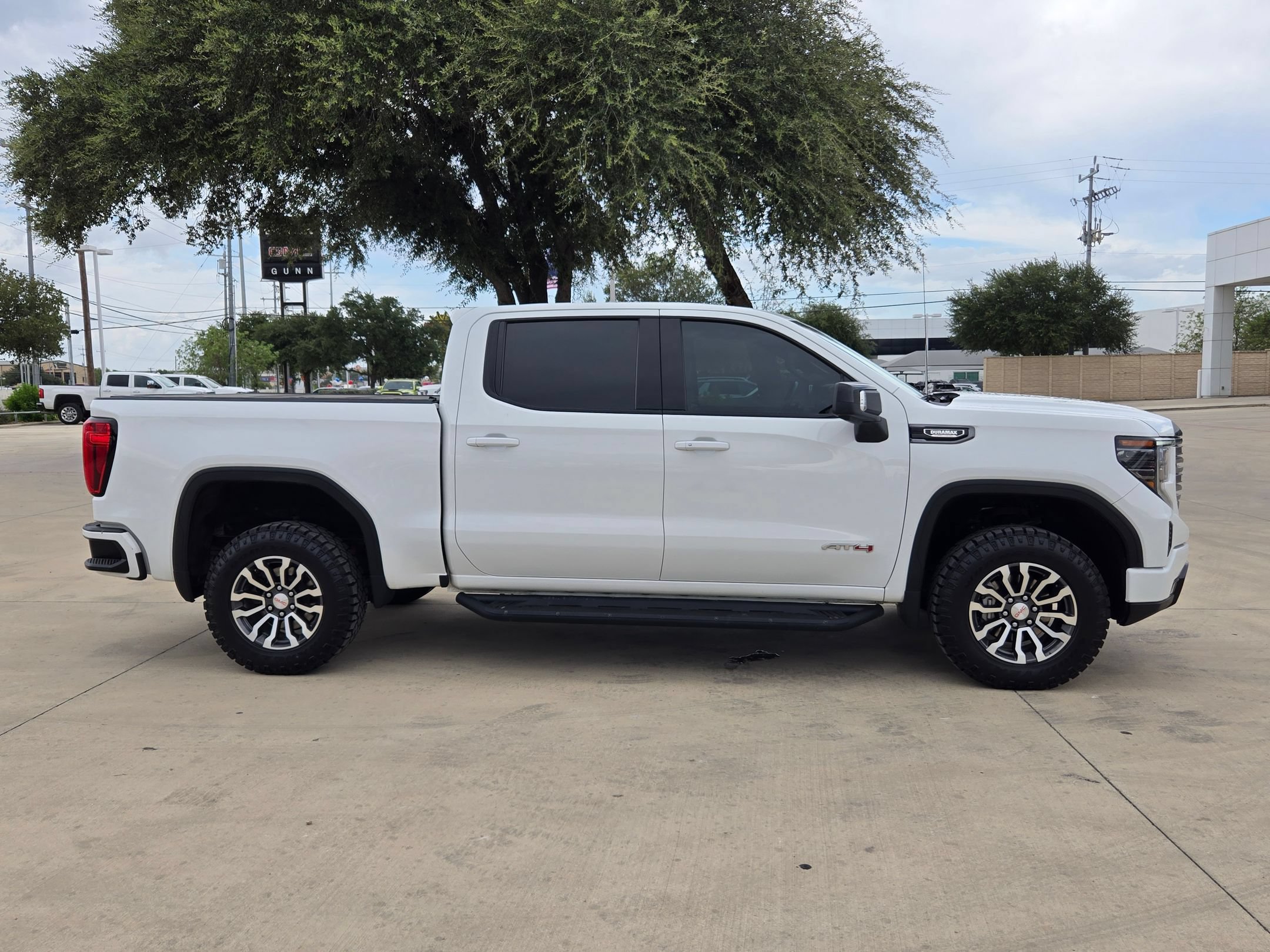 Certified 2022 GMC Sierra 1500 AT4 AWD/4WD image 8