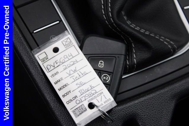 Used 2024 Volkswagen Jetta SE image 31