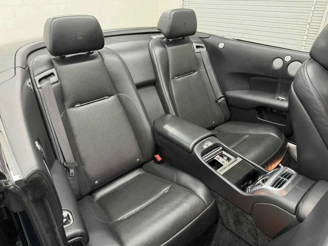 Used 2017 Rolls-Royce Dawn RWD image 13