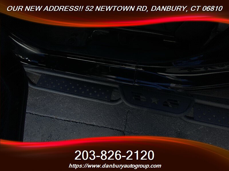 Used 2024 Jeep Wrangler Unlimited Rubicon 4xe w/ Technology Group AWD/4WD image 14