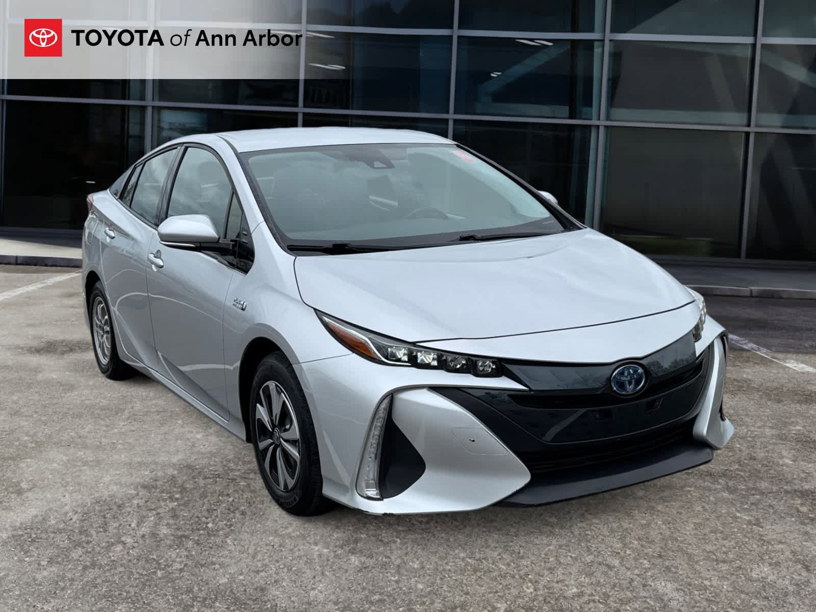 Used 2018 Toyota Prius Prime Premium FWD image 1