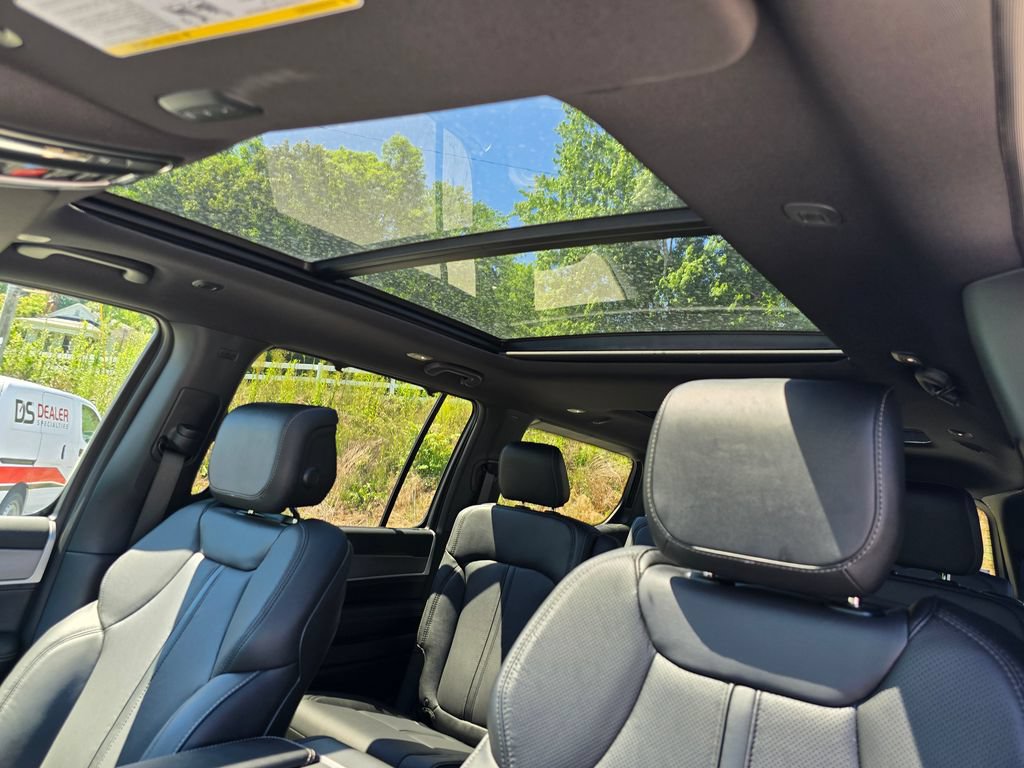 New 2026 Jeep Grand Wagoneer Limited AWD/4WD image 13