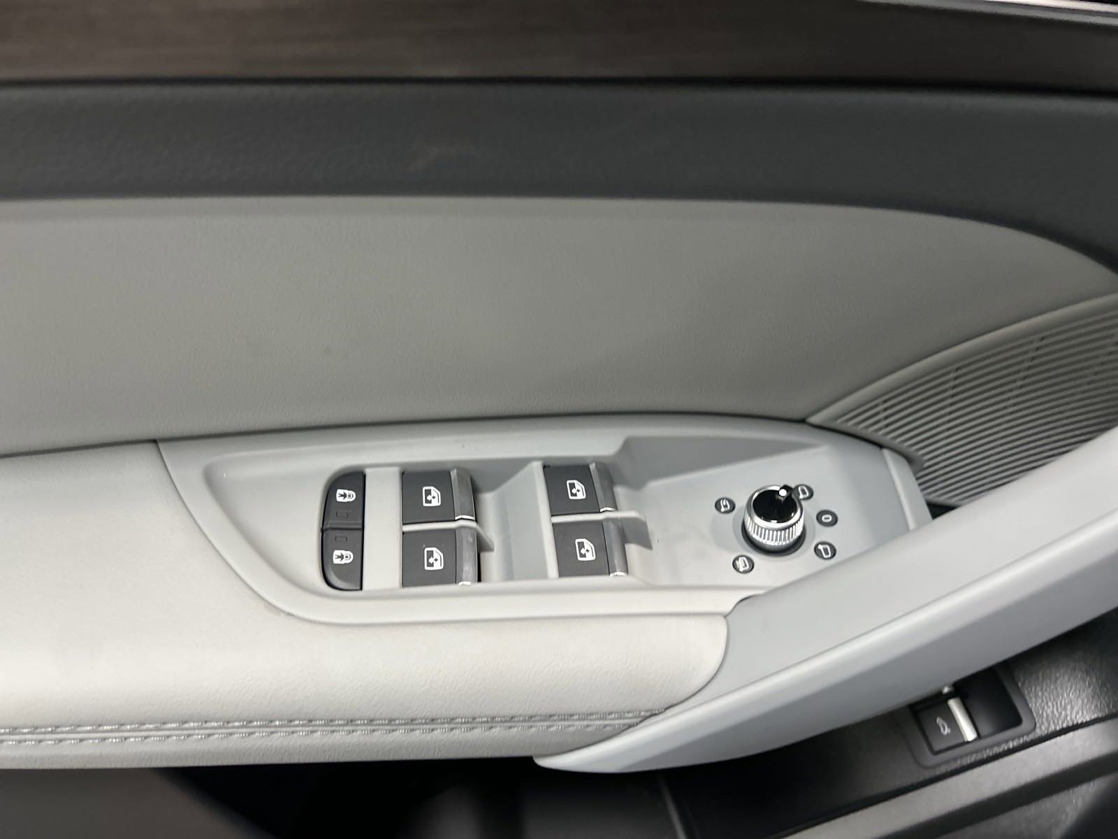 New 2024 Audi Q5 e Prestige image 25