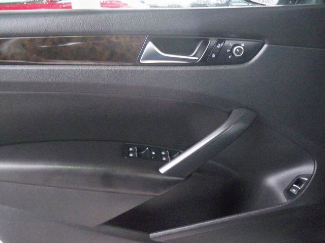 Used 2014 Volkswagen Passat TDI SEL Premium image 15
