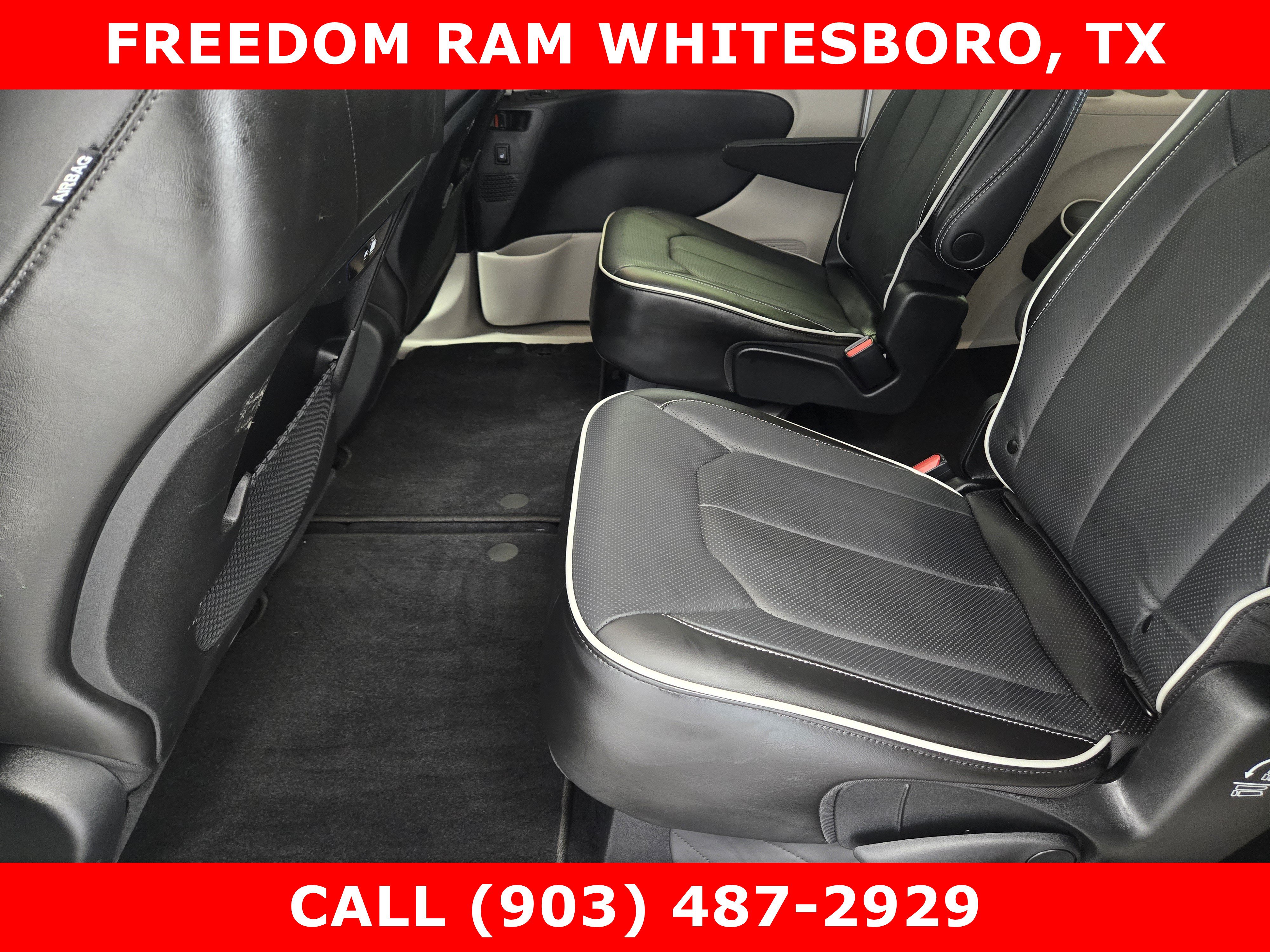 Used 2023 Chrysler Pacifica Limited FWD image 21