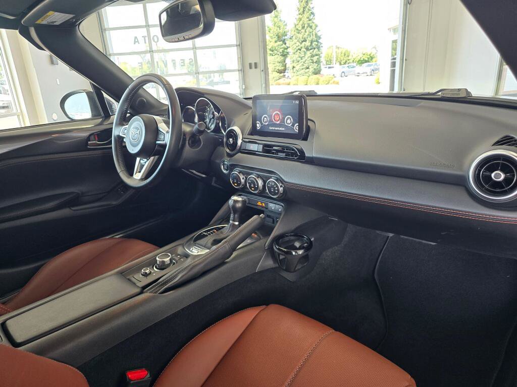 Used 2023 MAZDA MX-5 Miata Grand Touring RWD image 41